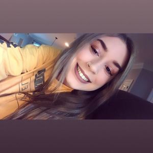 Meet your Posher, Emilie